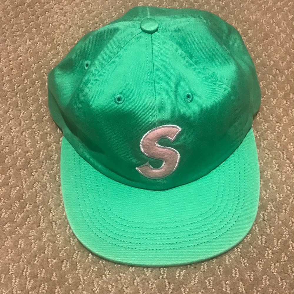 Sea foam green Supreme hat with light pink S.